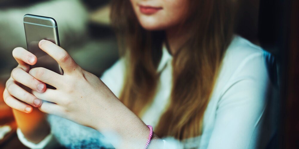 Co napisać po długim milczeniu w wiadomości do bliskiej osoby