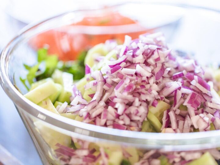 Czym się różni sałatka od surówki?