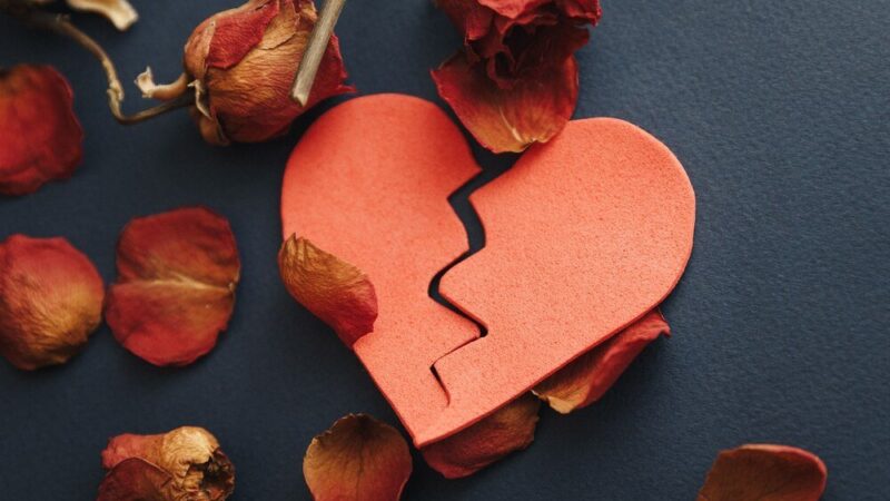 Jak poradzić sobie z rozstaniem – praktyczne sposoby na powrót do równowagi