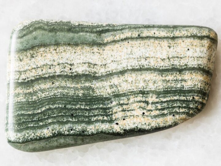 Krzemień pasiasty – właściwości i działanie energetyczne