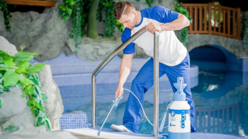 Na co zwrócić uwagę wybierając opryskiwacz techniczny do profesjonalnych prac czyszczących?